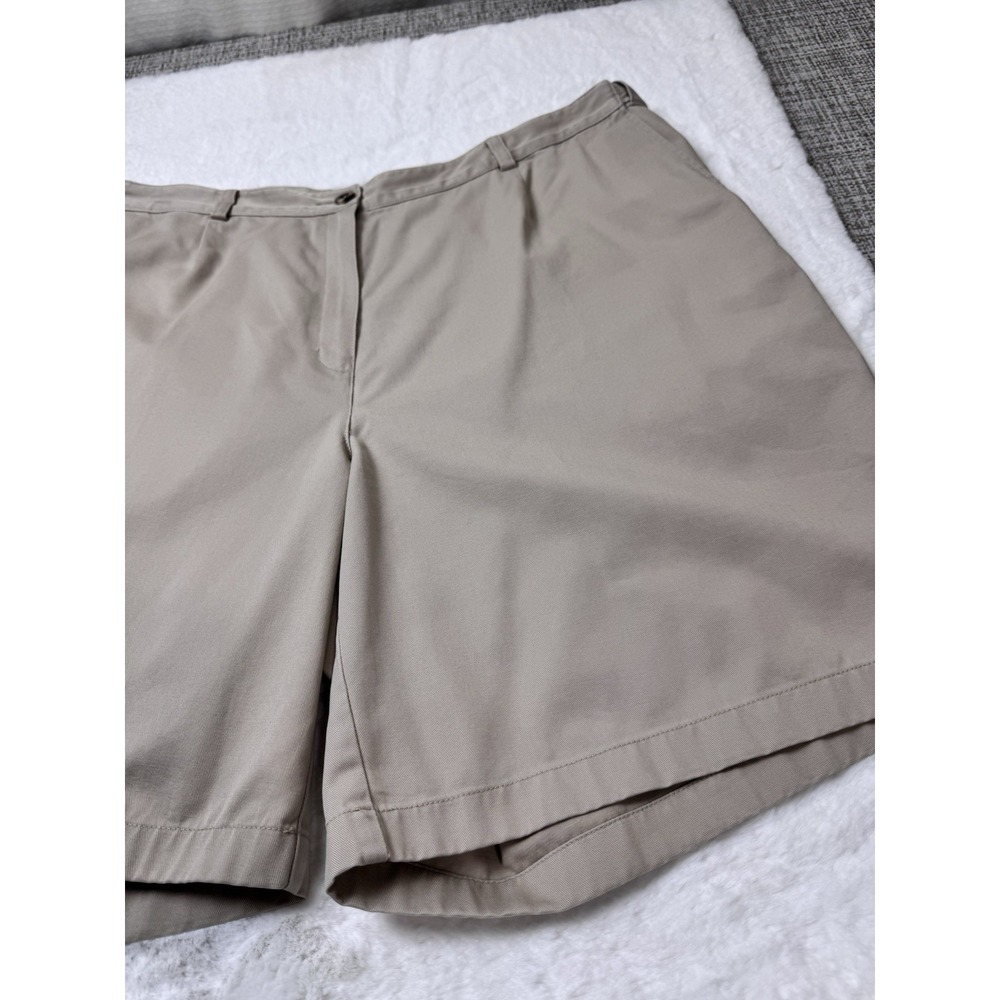 LL Bean Original Fit Bermuda Shorts Womens Size 20W Pockets Khaki‎ 100% Cotton - Picture 2 of 13